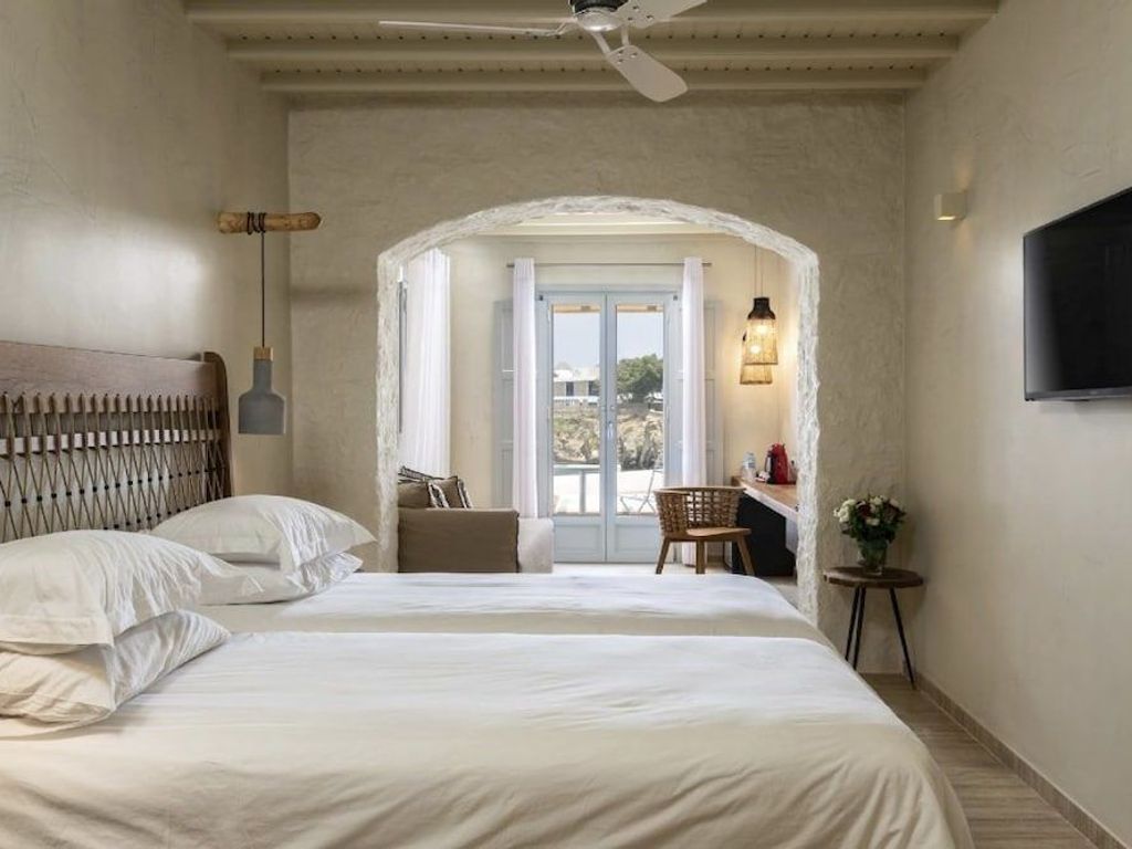 Poseidon Hotel & Suites