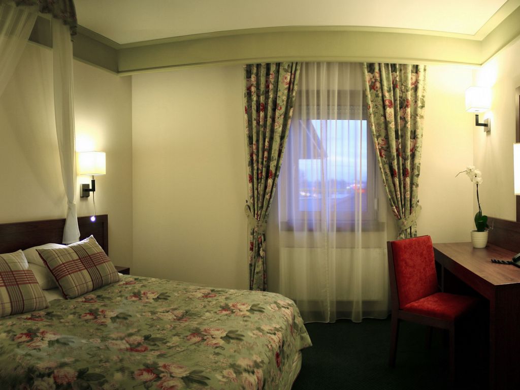 Ahotel