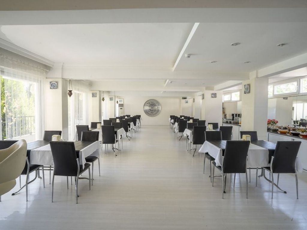 Ayapam Hotel