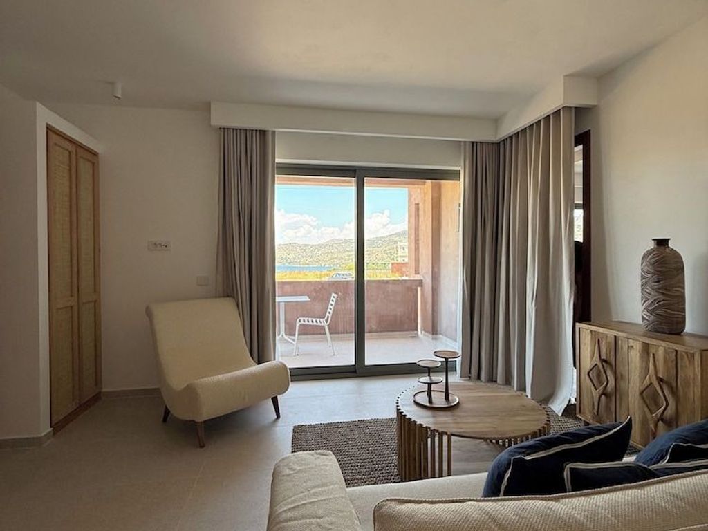 Angelina Aegina Boutique Escape