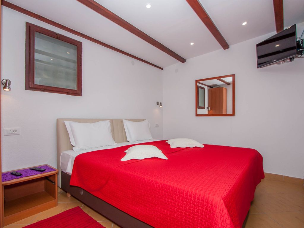 Garden Apartment Hotel- Split