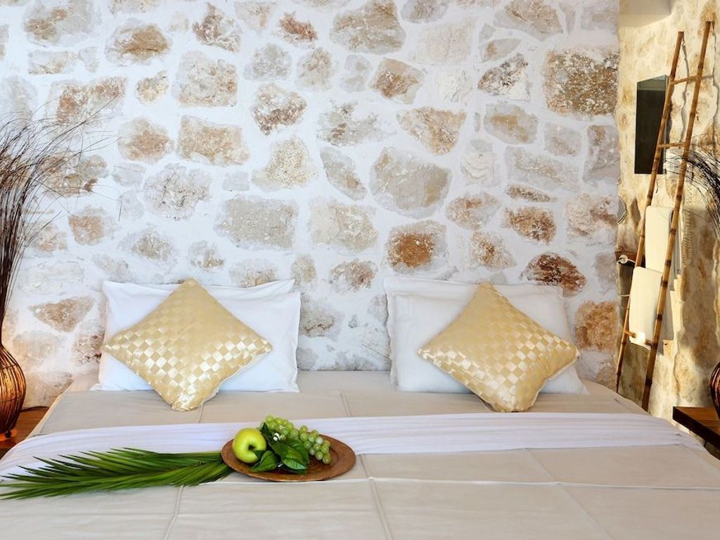 Pantokrator Hotel