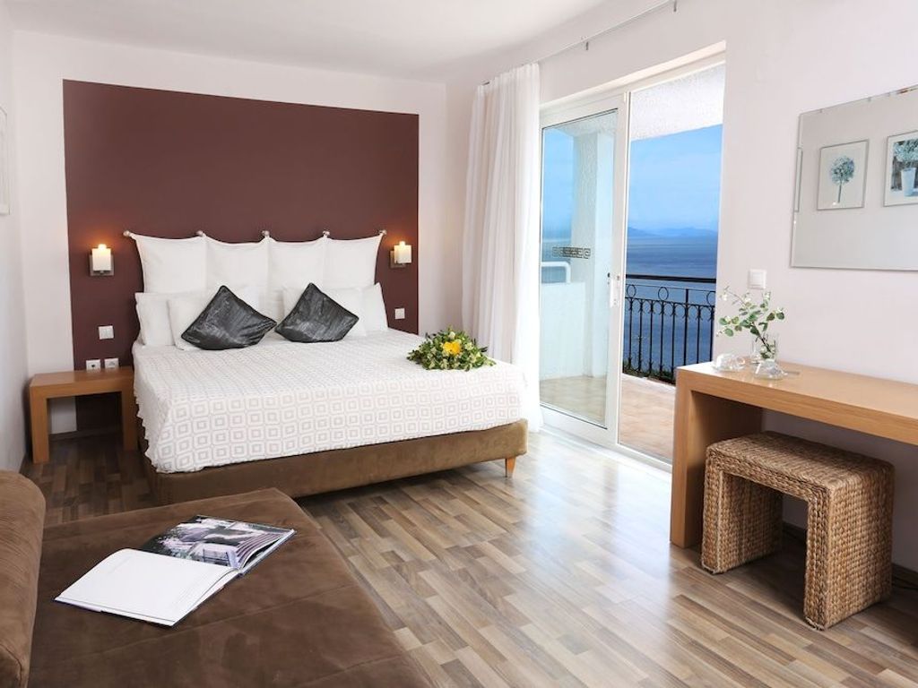 Pantokrator Hotel