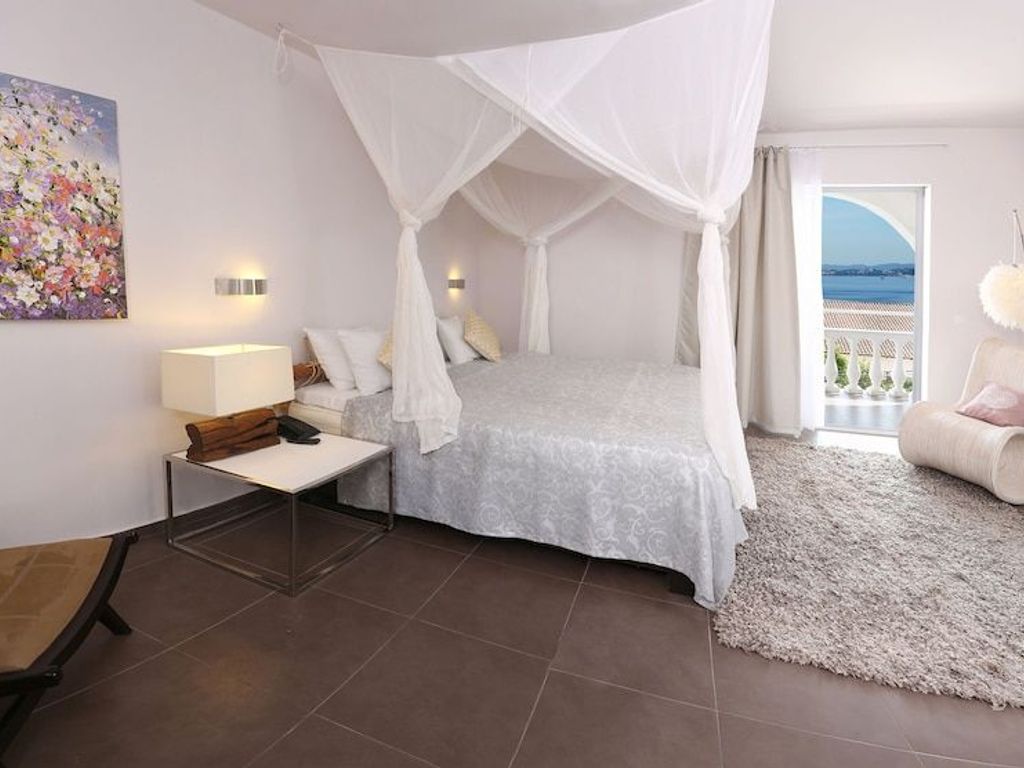 Pantokrator Hotel