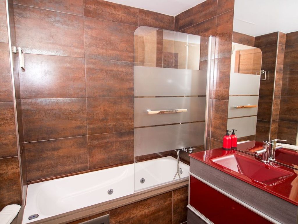 Lucasland Sitges Apartments