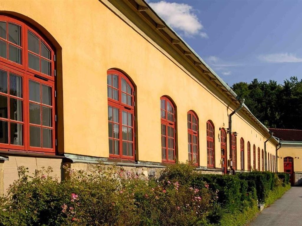 DOCKYARD HOTEL