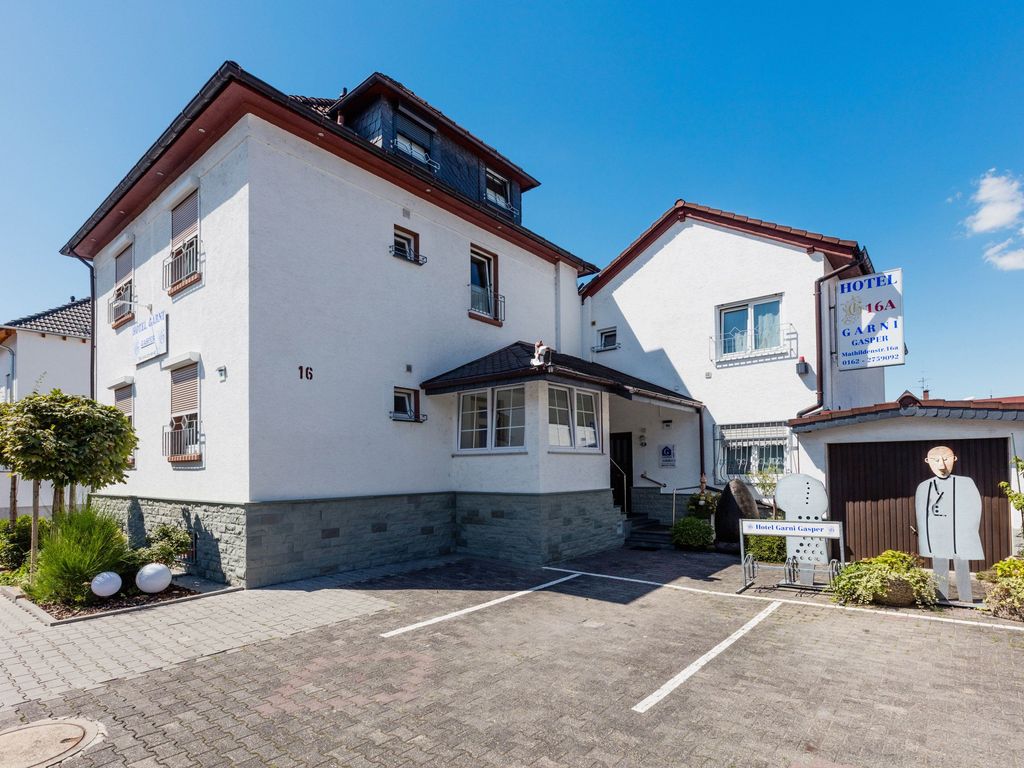Gasper Business & Garden Hotel