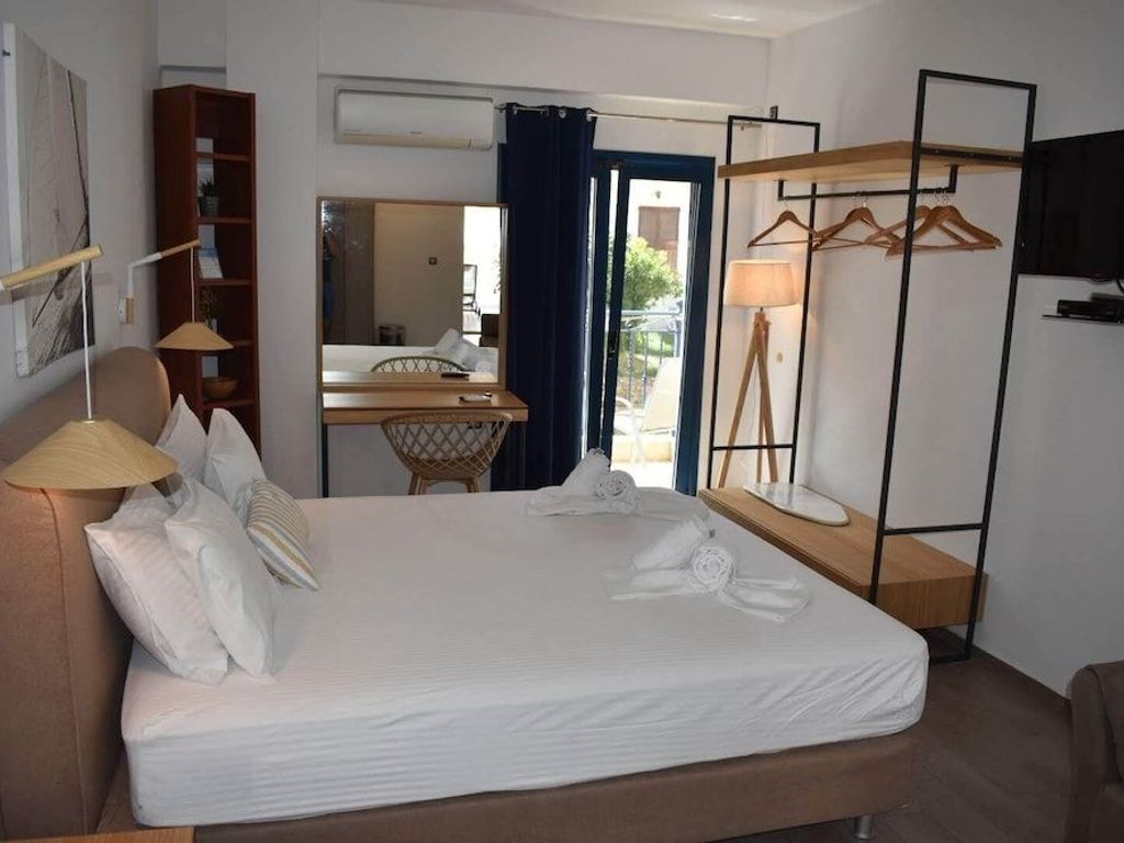 Christina Studios & Apartments