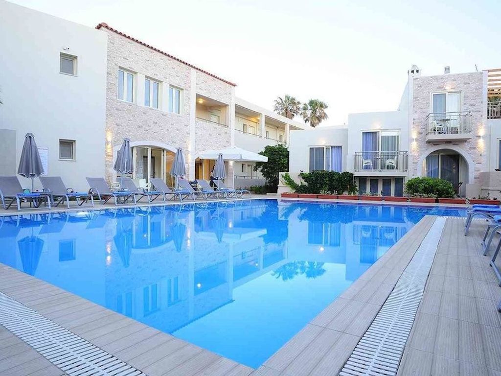 Maravel Star Art Hotel
