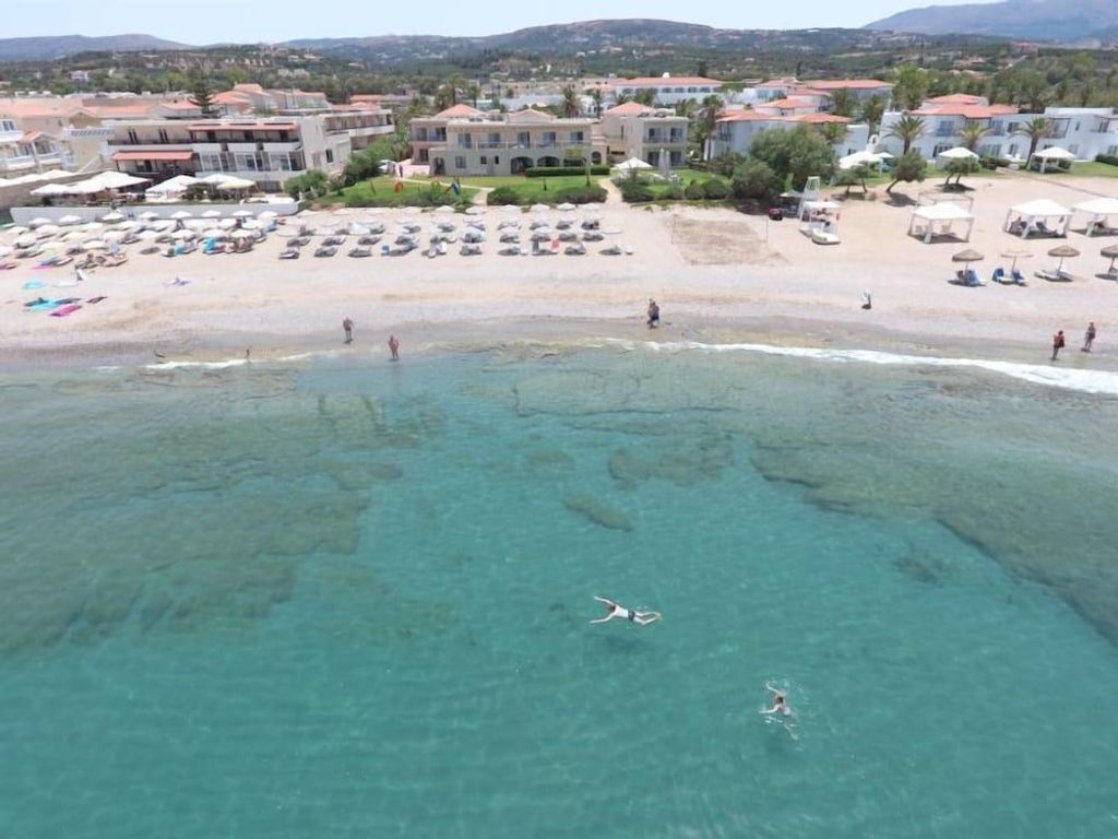 Maravel Star Art Hotel