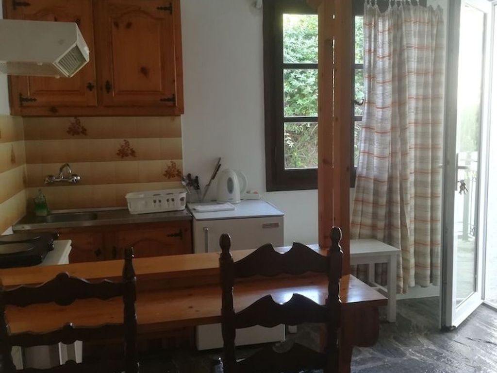 Scorpios Hotel & Suites