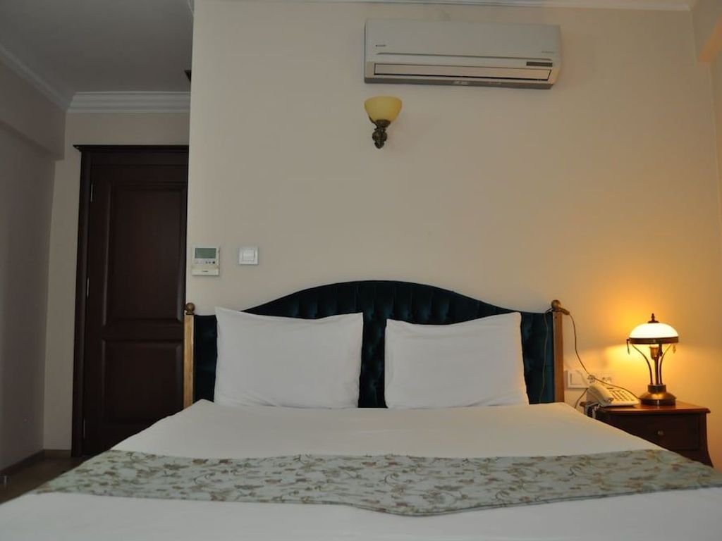 Basileus Hotel