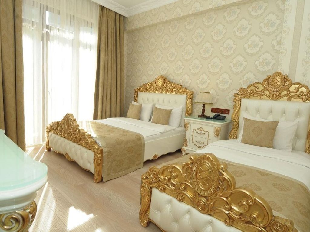 Best Town Hotel