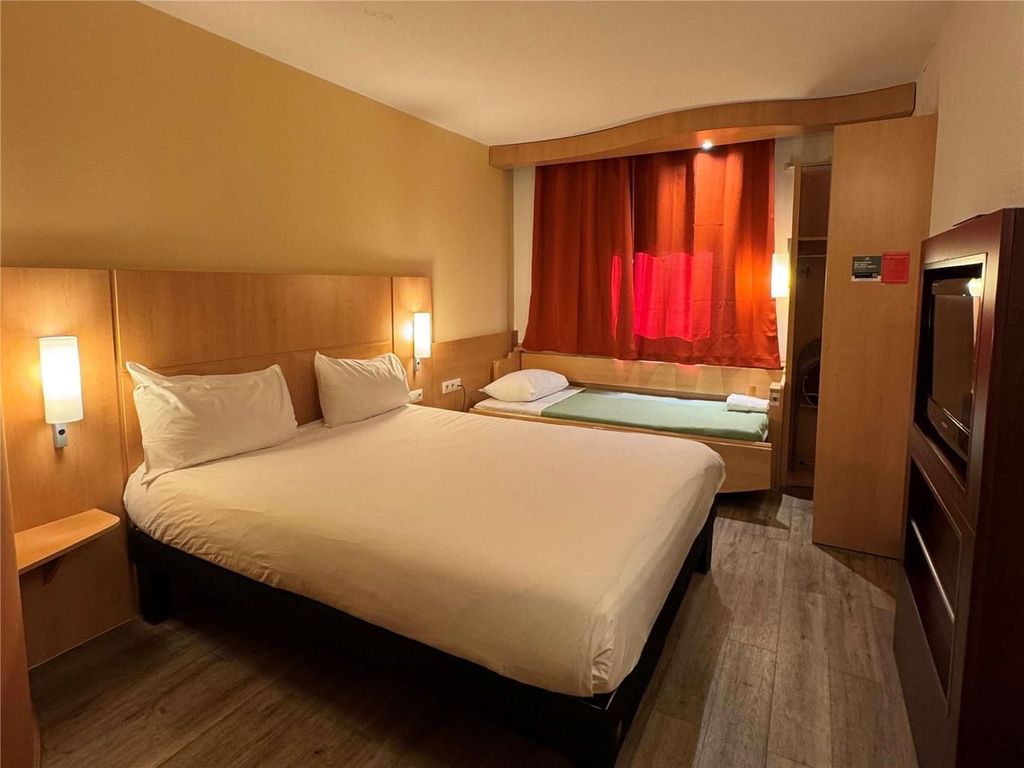 ibis Istres Trigance