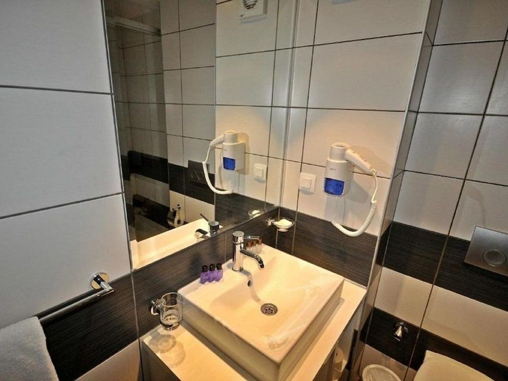 Shark Club Hotel