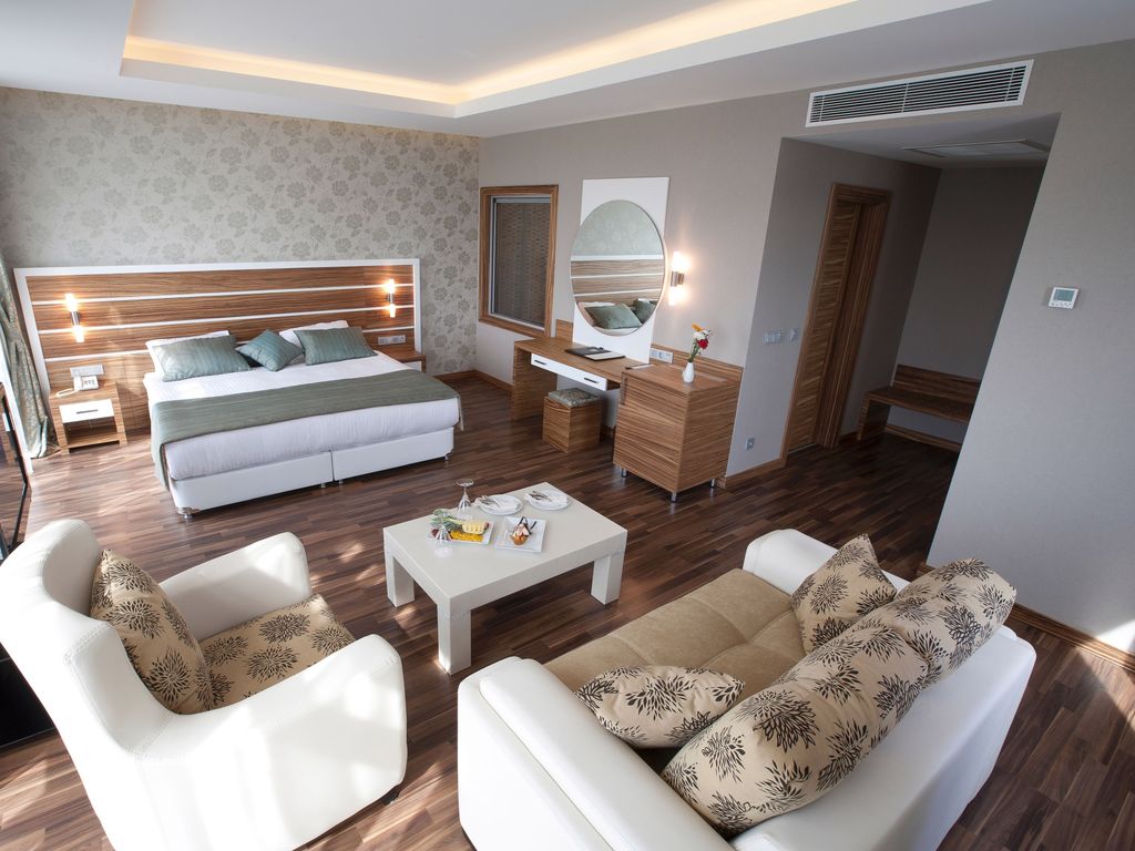 Fourway Hotel & Spa