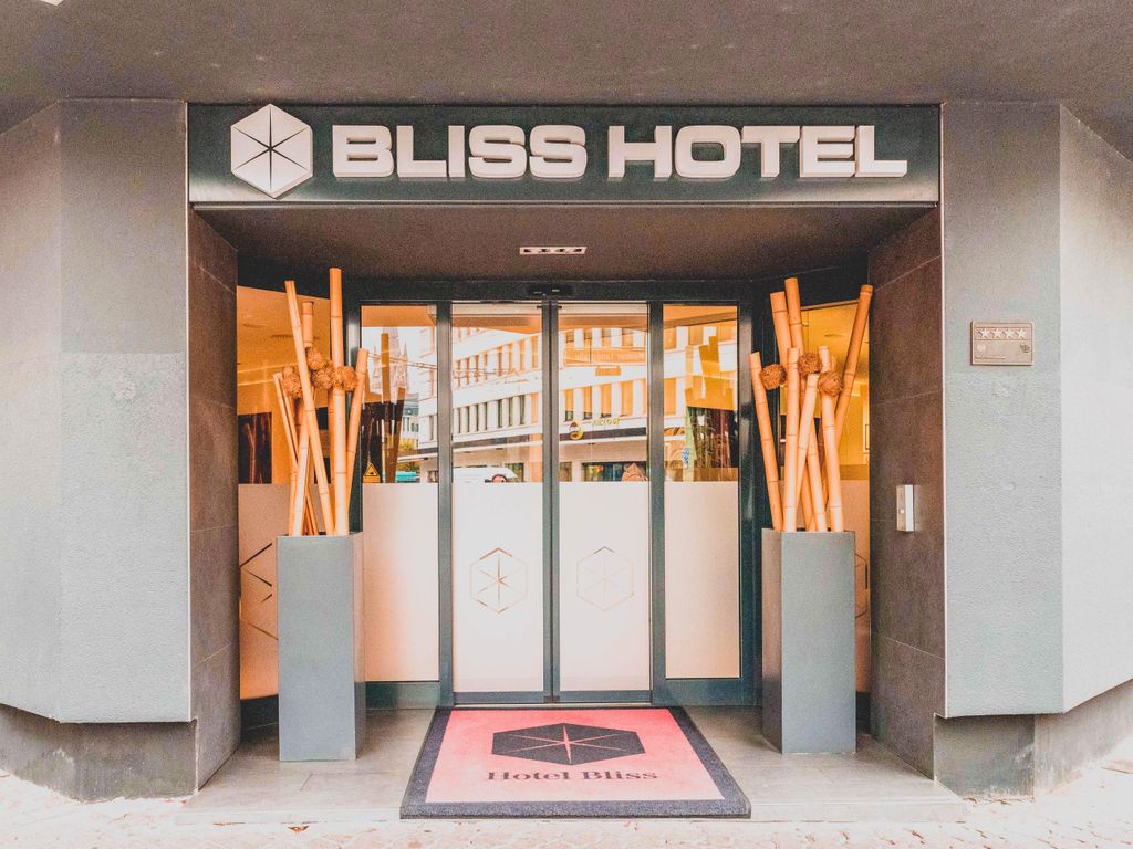 Hotel Bliss