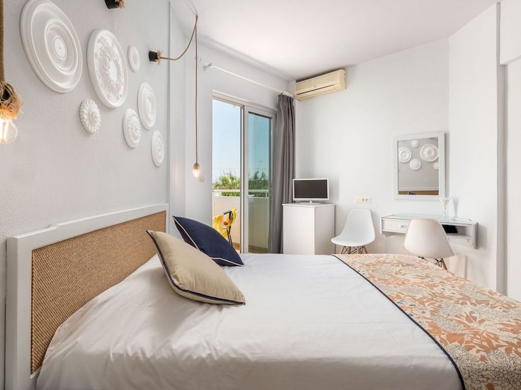 Mrs Chryssana Beach Hotel