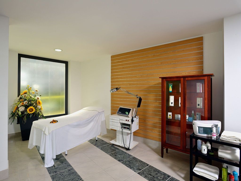 Mirabeau Park Hotel