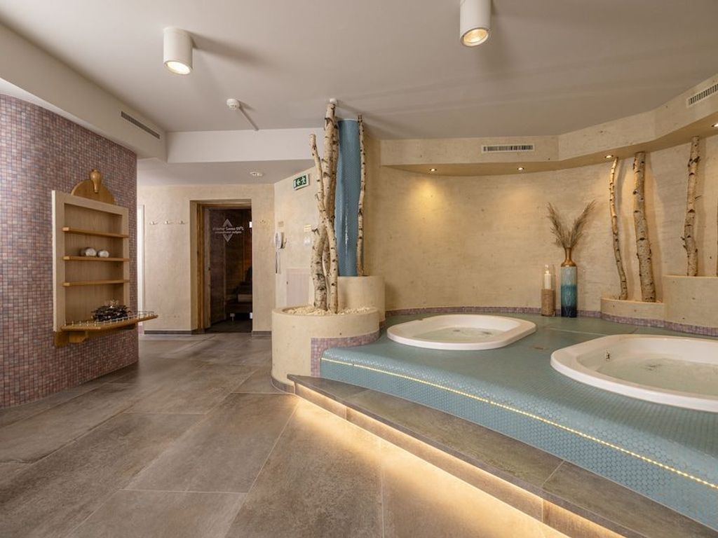 VALARA Alpine Art Hotel