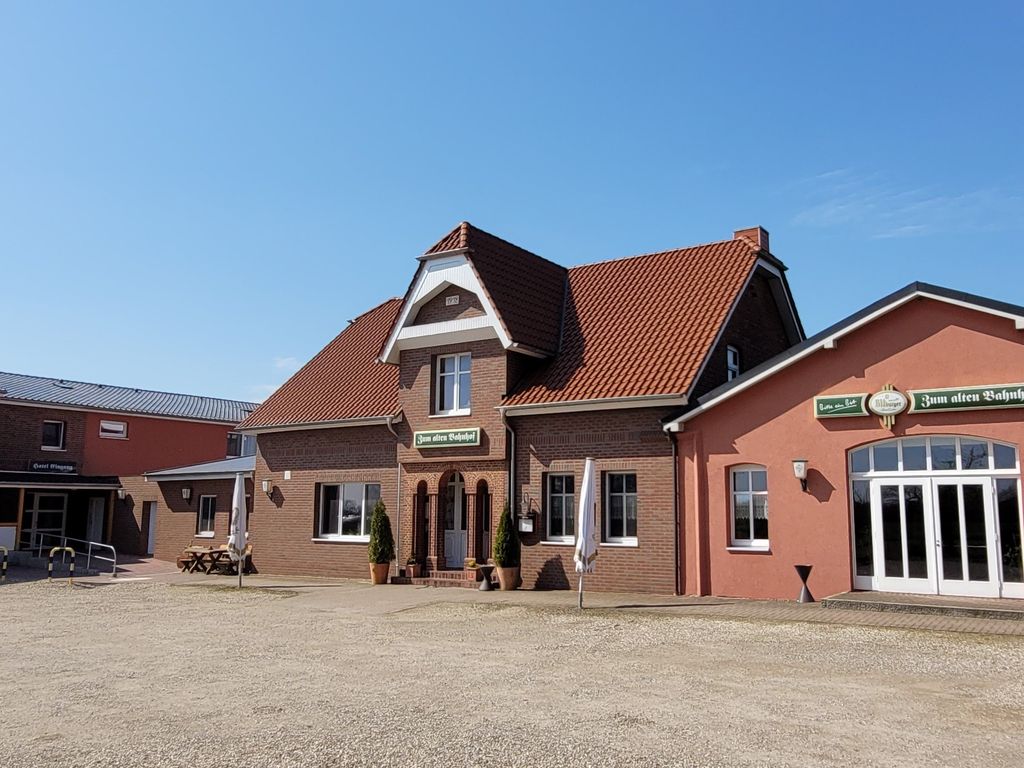 Zum alten Bahnhof