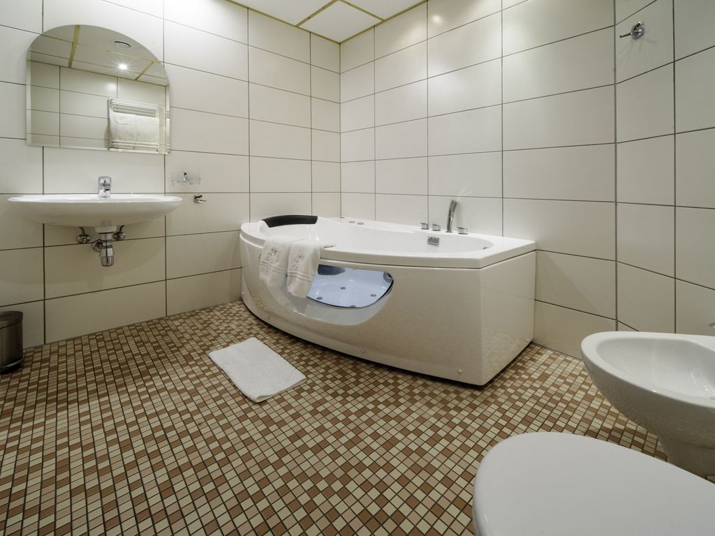Gwarna Hotel & SPA
