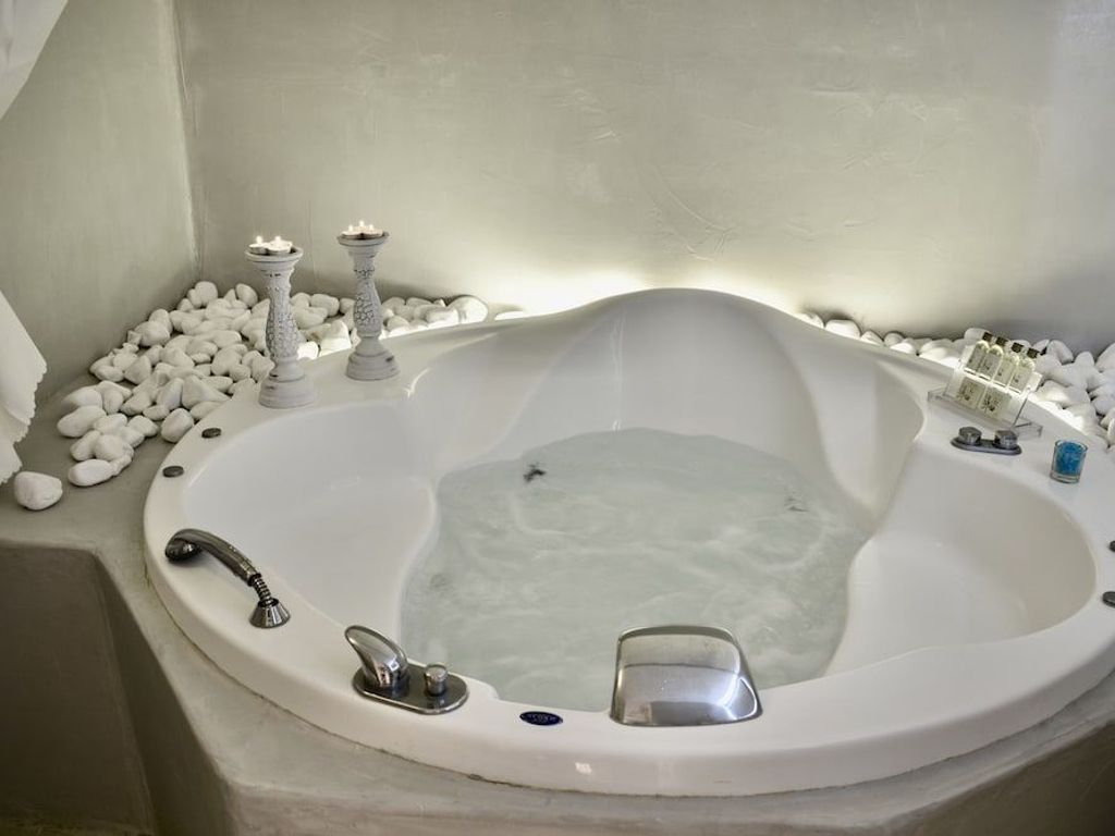 Aeolos Art and Eco Suites - Adults Only