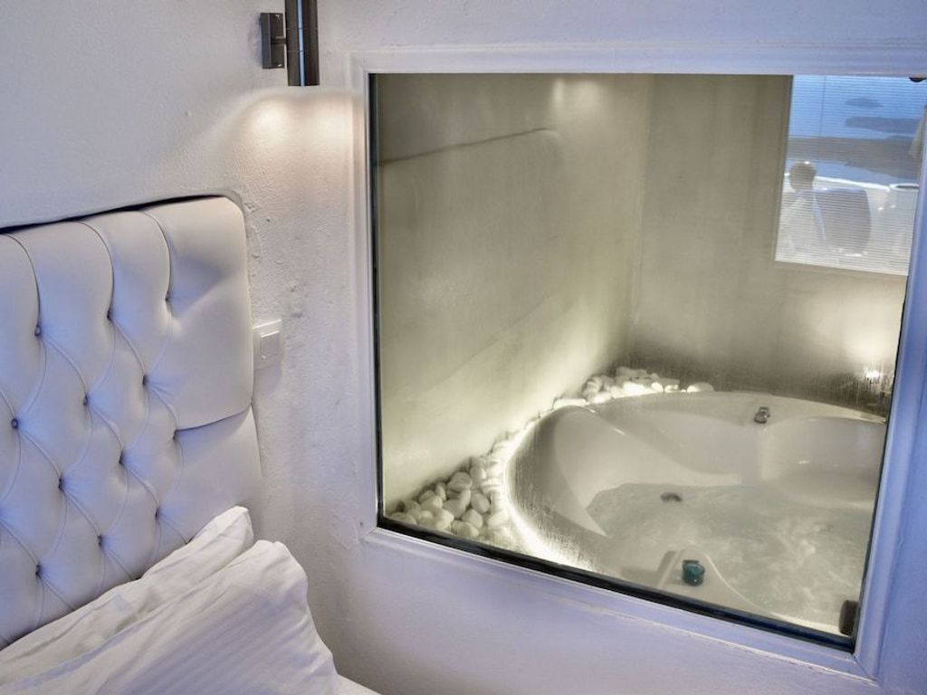 Aeolos Art and Eco Suites - Adults Only