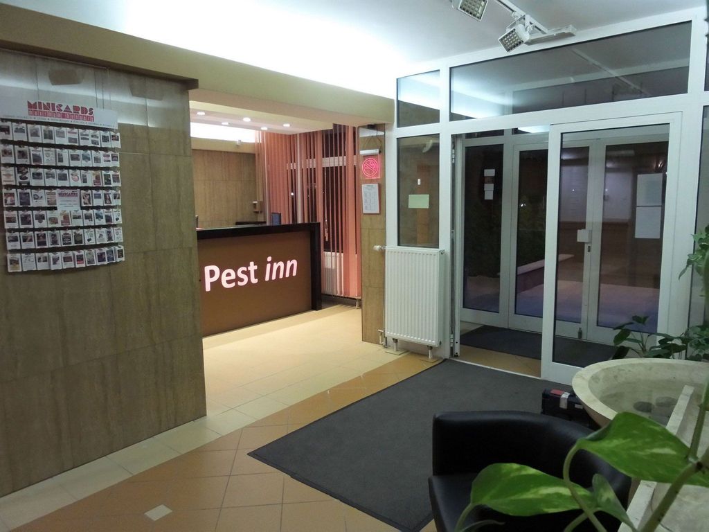 Pest Inn