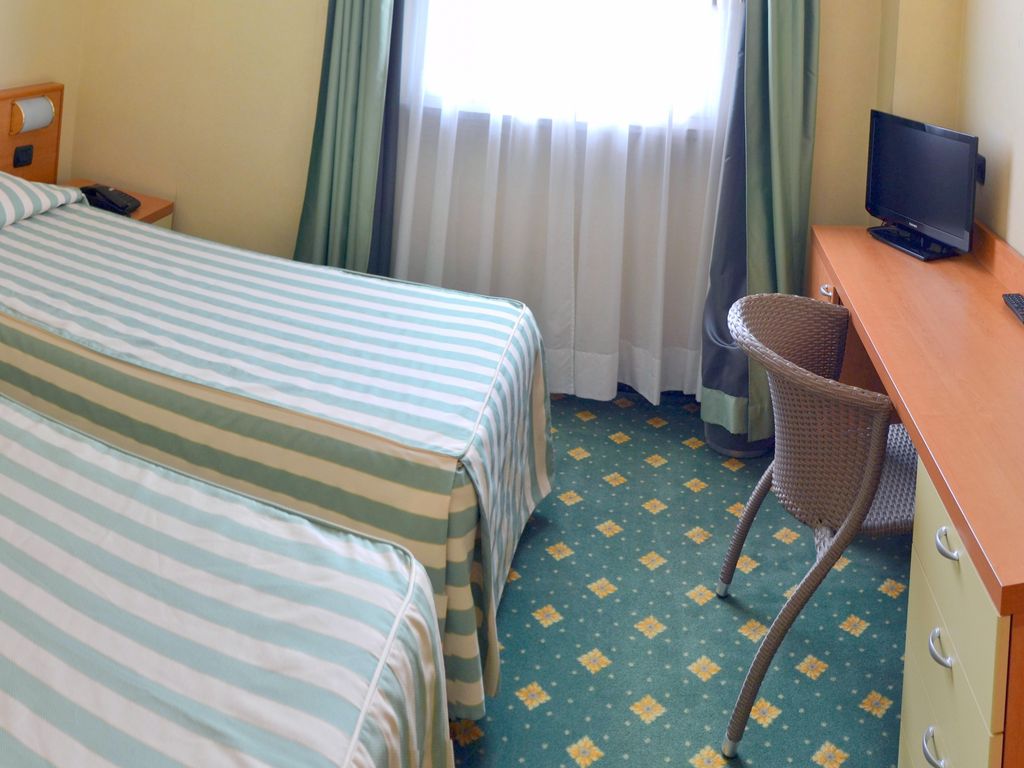 Hotel Embassy