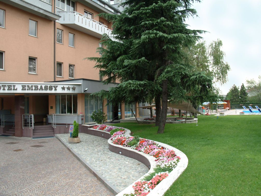 Hotel Embassy