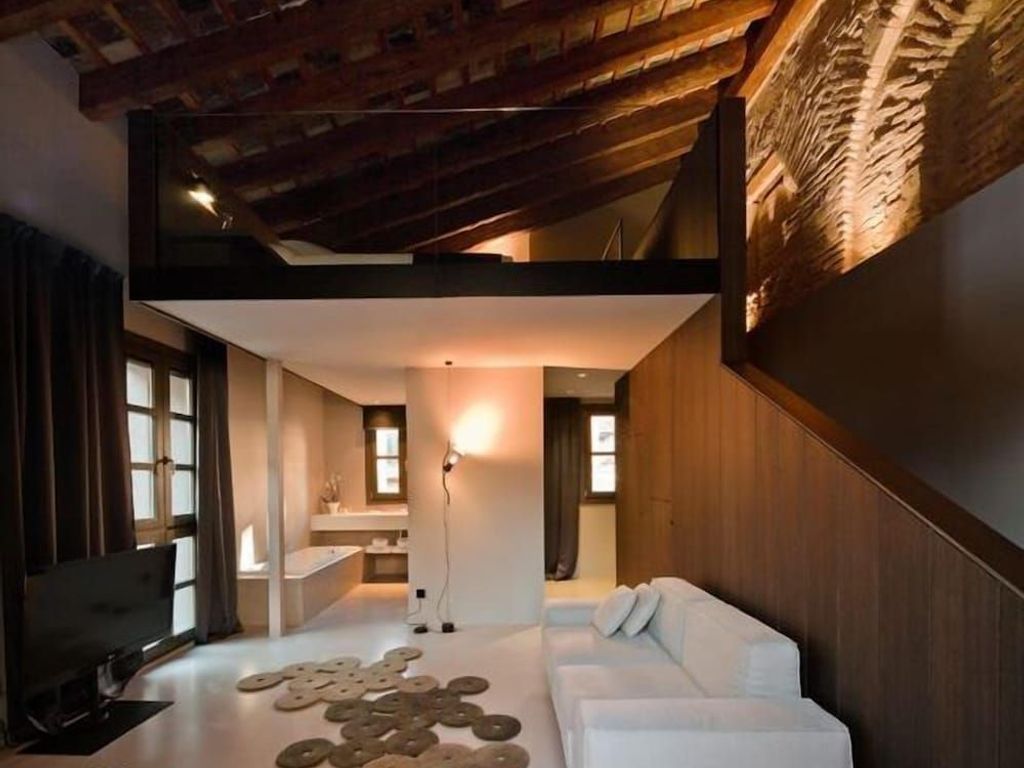 Caro Hotel