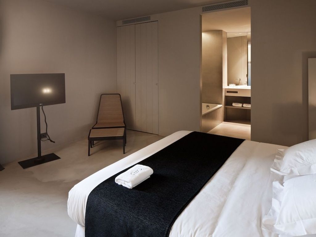 Caro Hotel