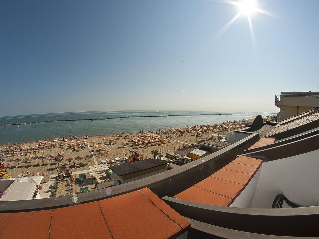 Alba D'Oro Strandpromenade