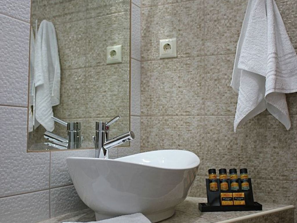 Zeus Hotel