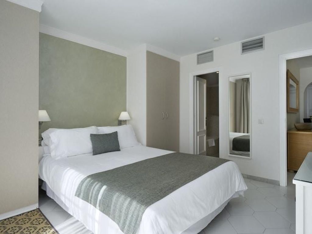 Miraflores Beach & Country Club
