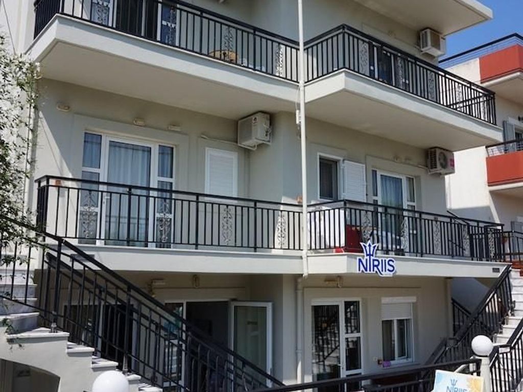 Niriis Hotel