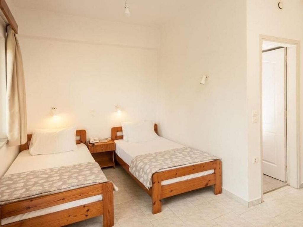 Niriis Hotel