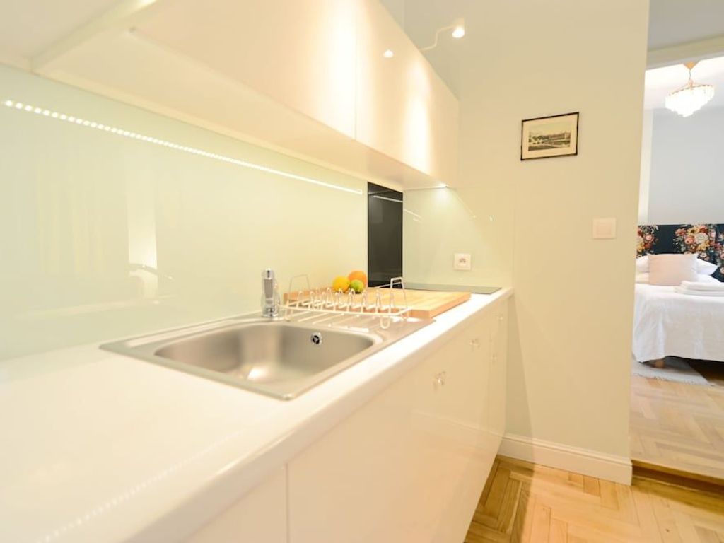 Crystal Suites Chez Helena