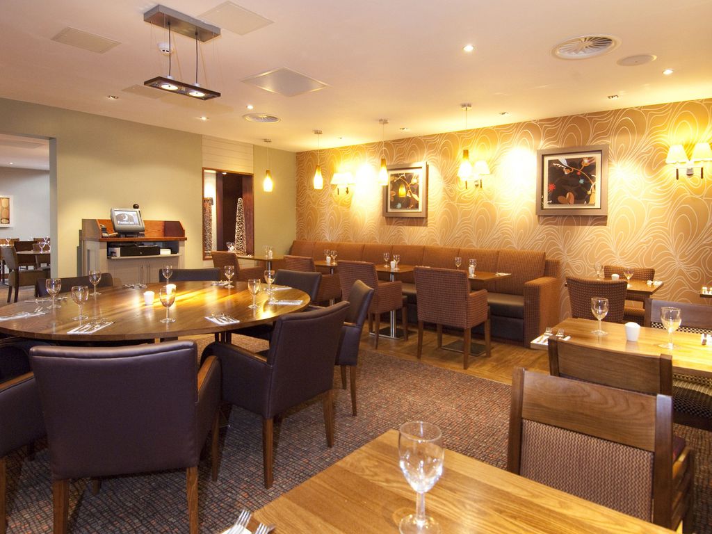 Premier Inn Cardiff City Centre (Queen Street)