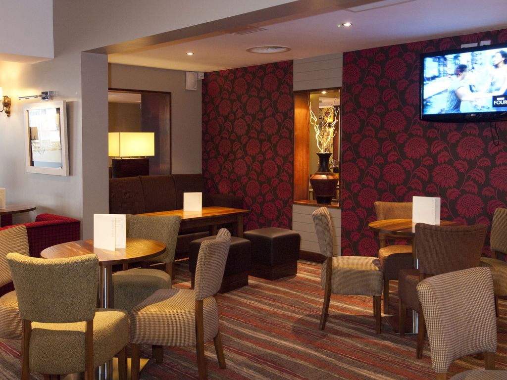 Premier Inn Cardiff City Centre (Queen Street)
