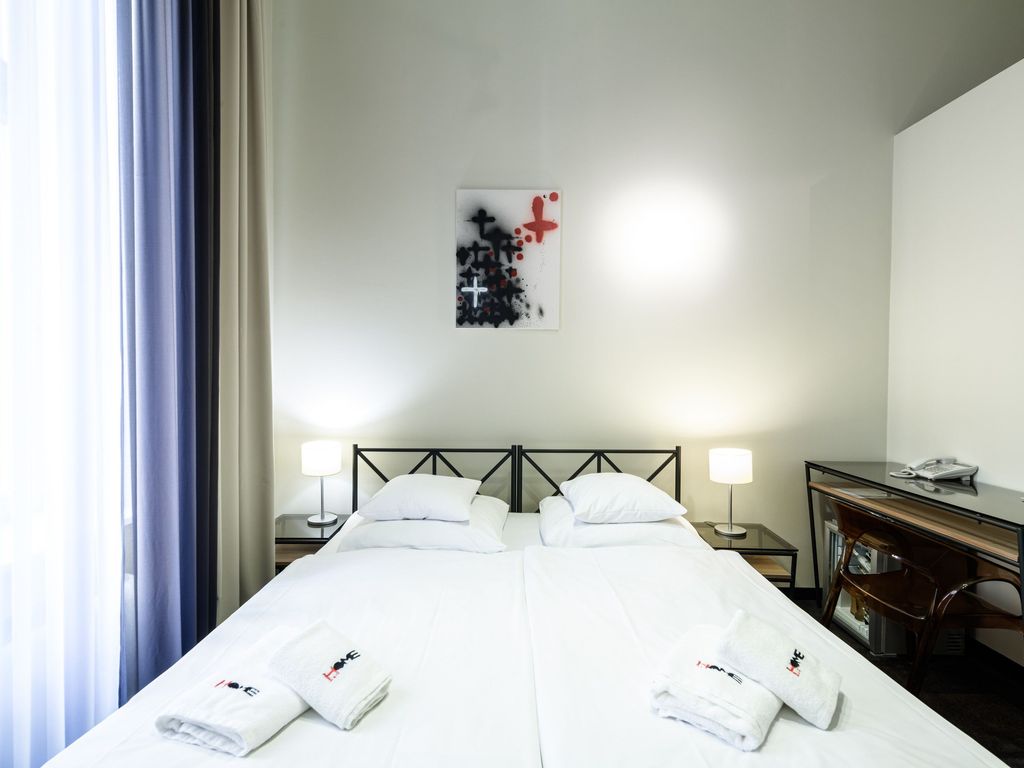 Home Aparthotel