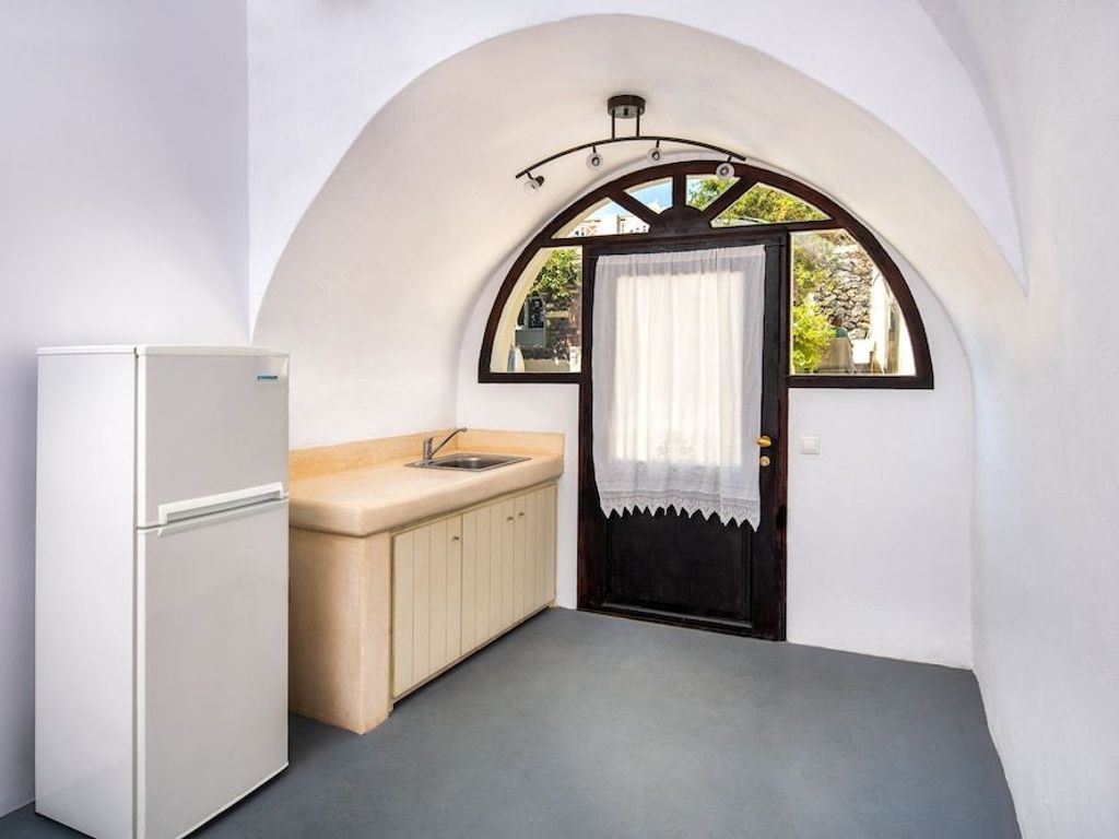 Lava Suites and Lounge