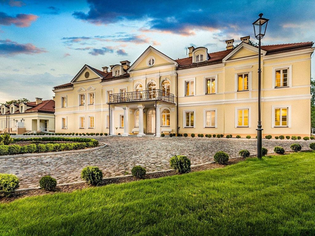Sobienie Królewskie Golf & Country Club