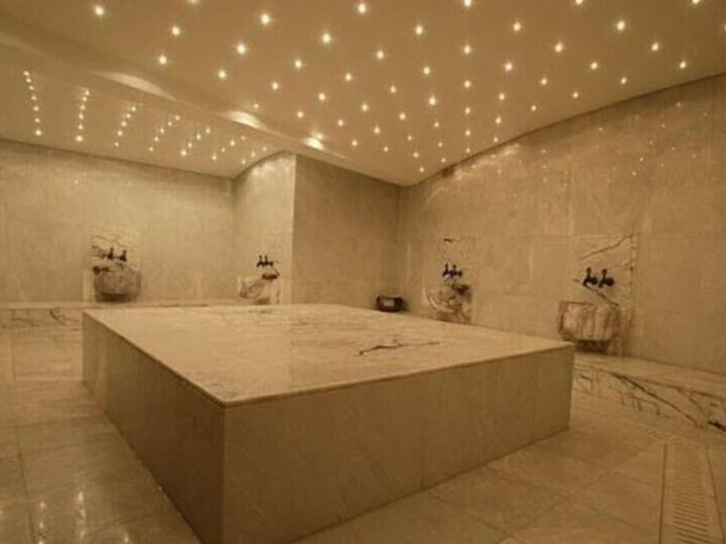 Royal Anka Hotel