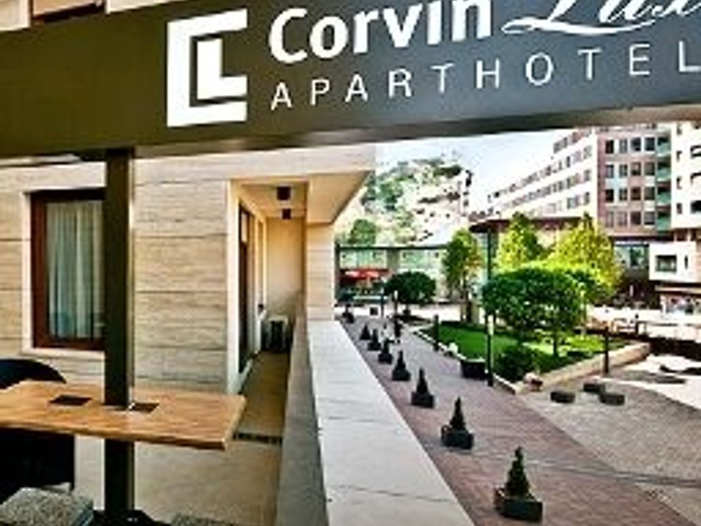 Corvin Lux Aparthotel