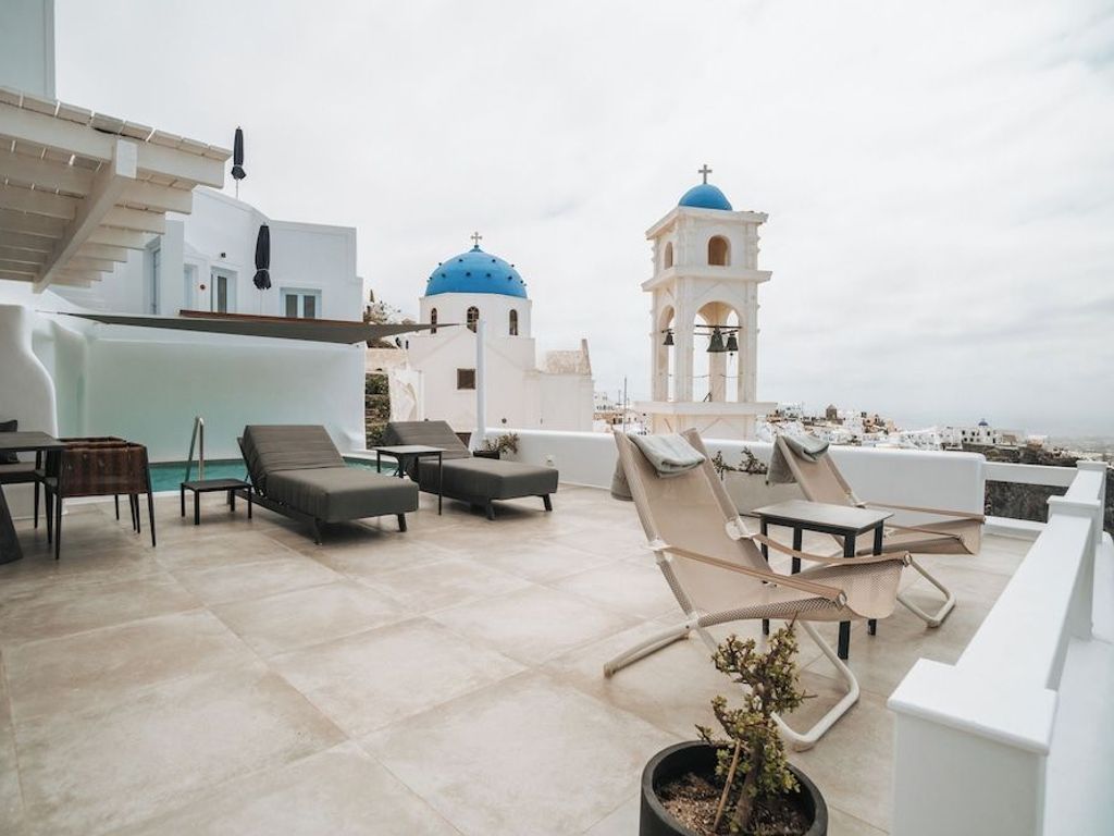 Aqua Luxury Suites