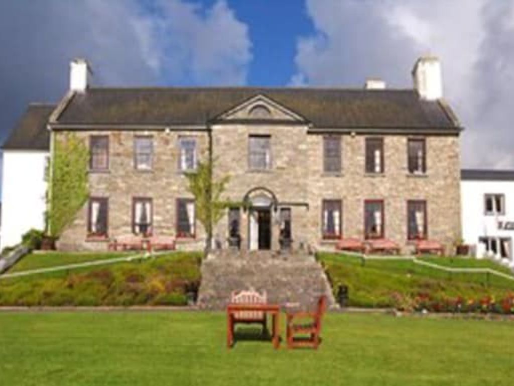 Falls Hotel & Spa