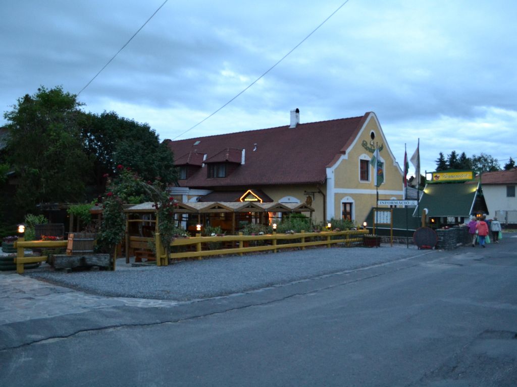 Borbarátok Panzió