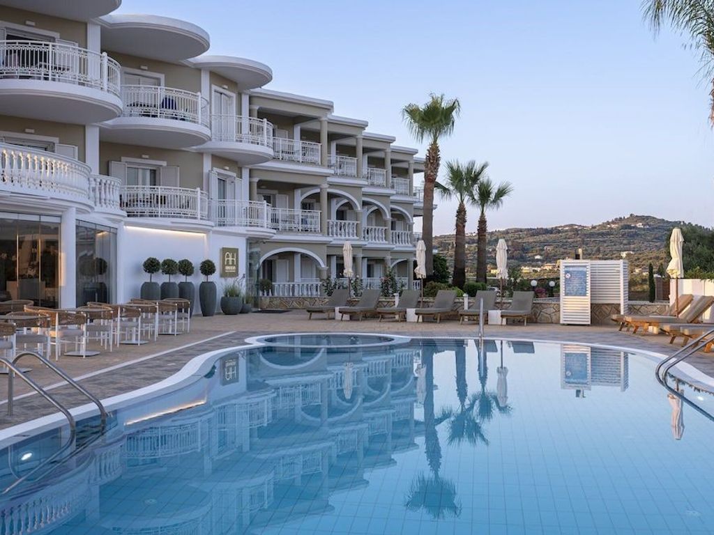 Arkadia Luxury Hotel Apartments